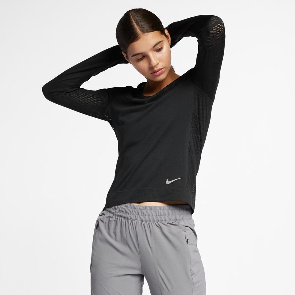 Nike infinite top